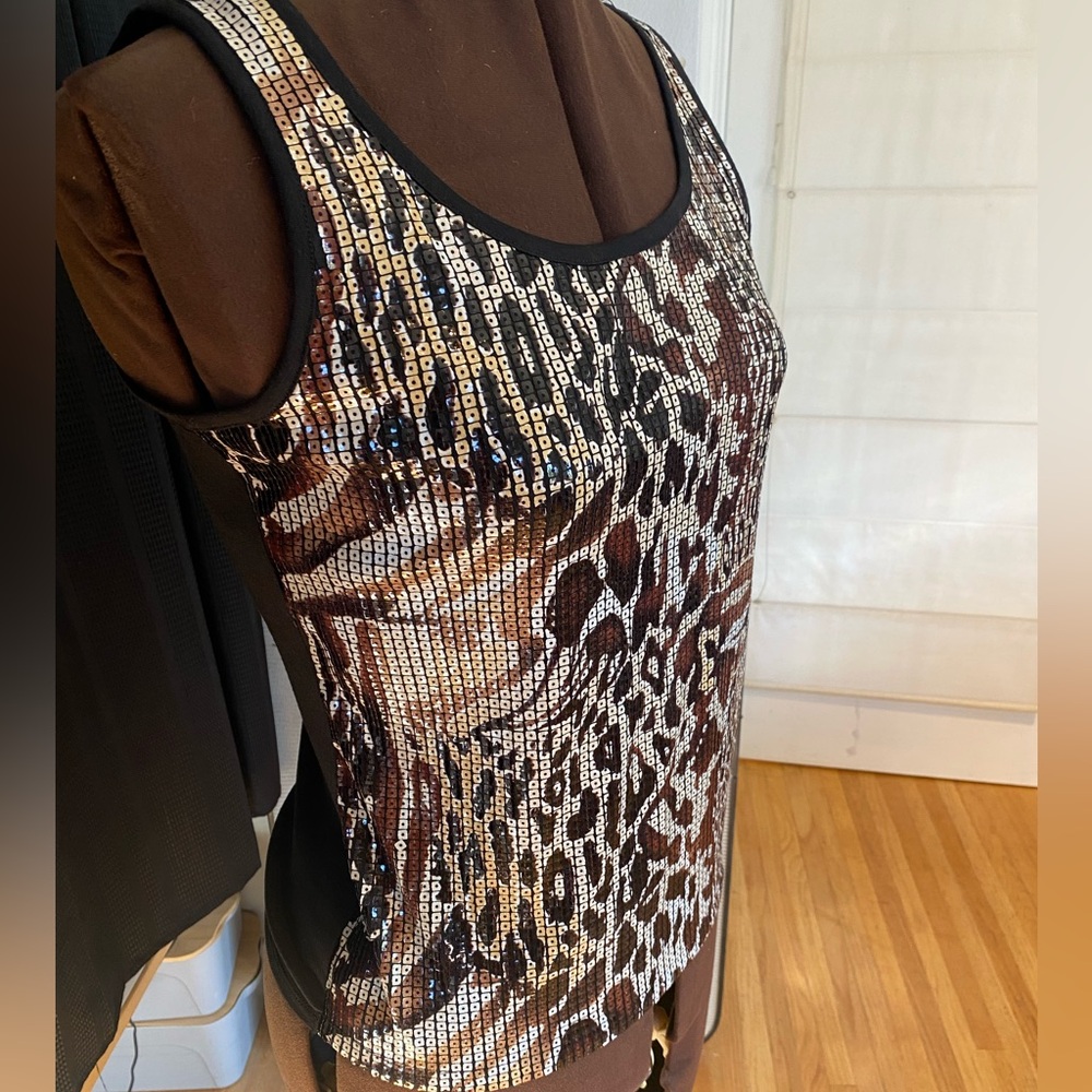 NWT Nygard shell . Size small .